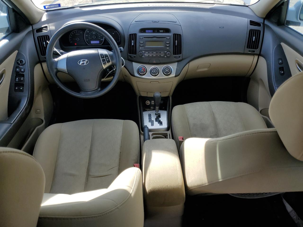 2010 Hyundai Elantra - Image 8