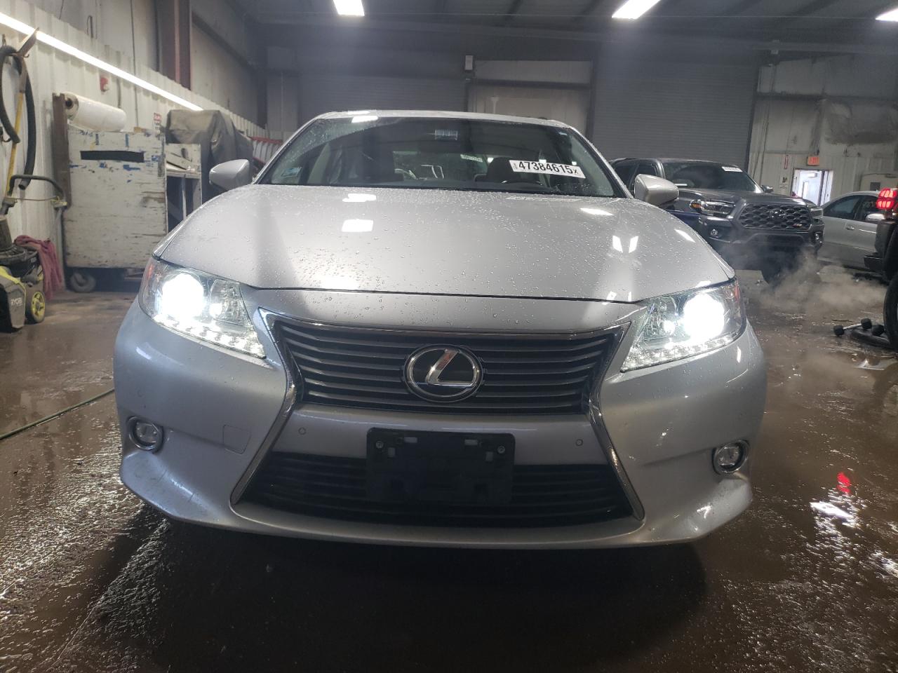 2015 Lexus ES - Image 5