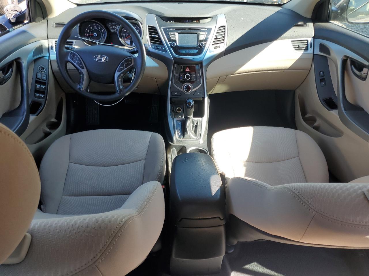 2014 Hyundai Elantra - Image 8