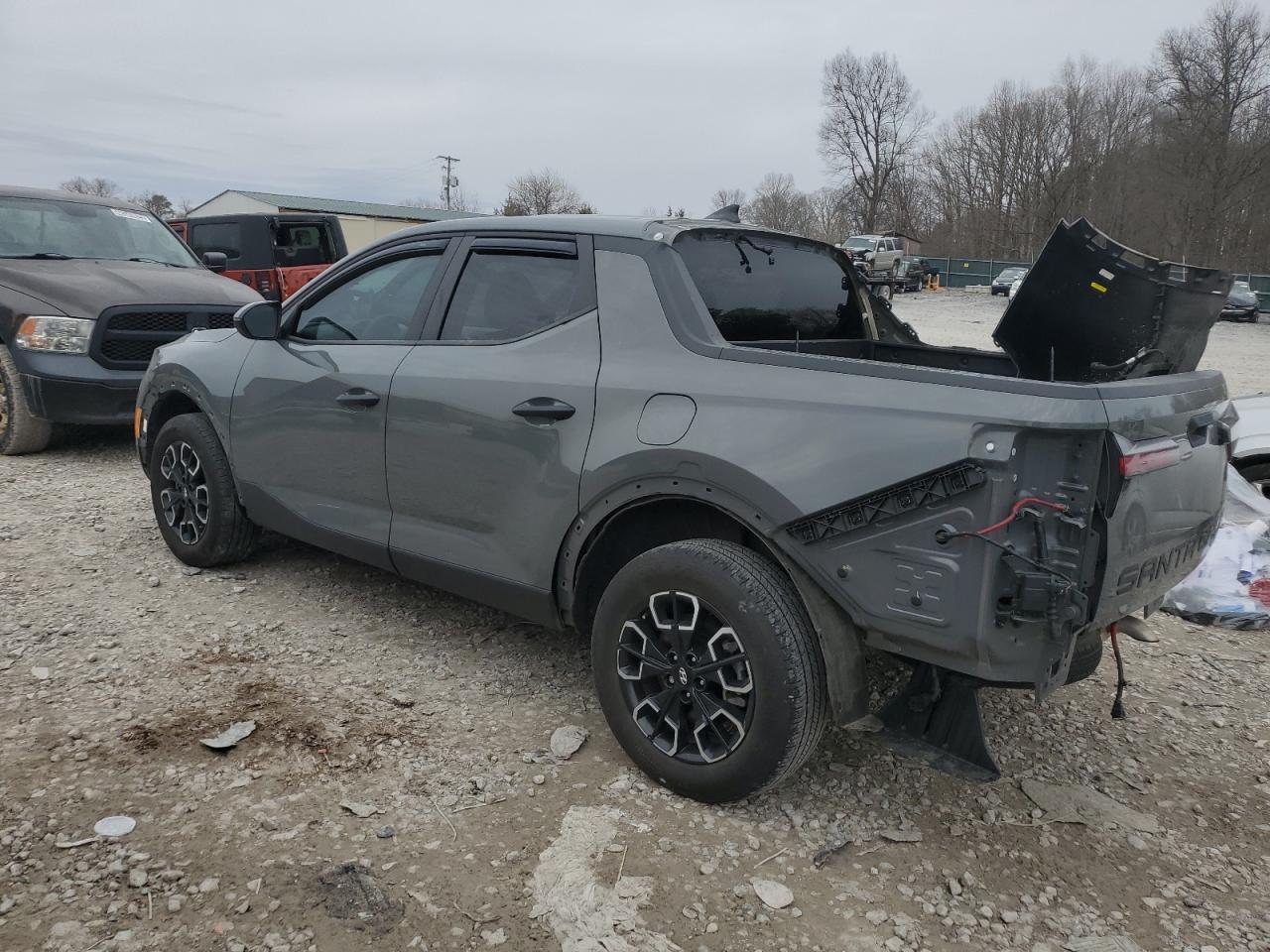 2023 Hyundai Santa Cruz - Image 2