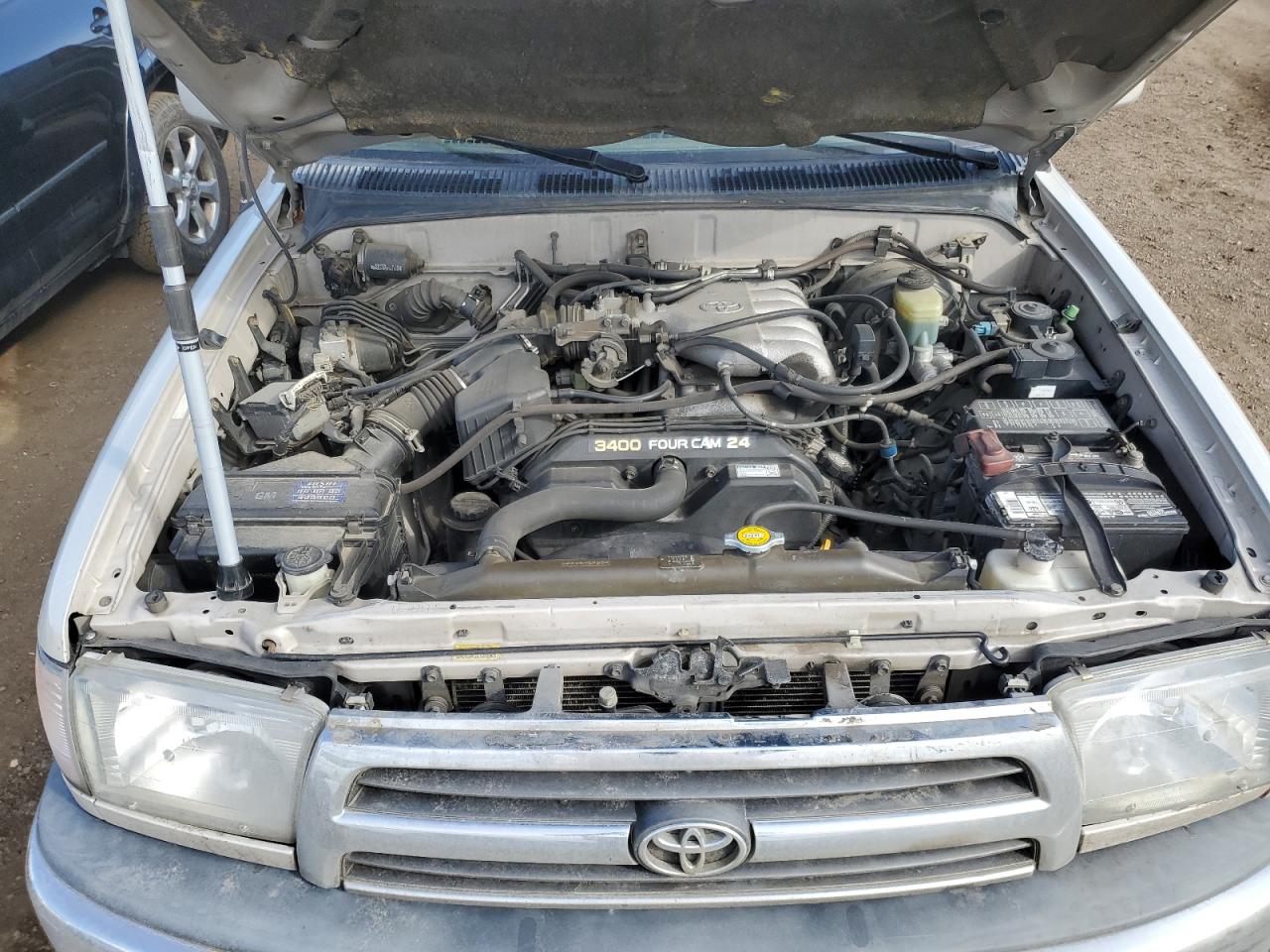 2000 Toyota 4Runner - Image 13