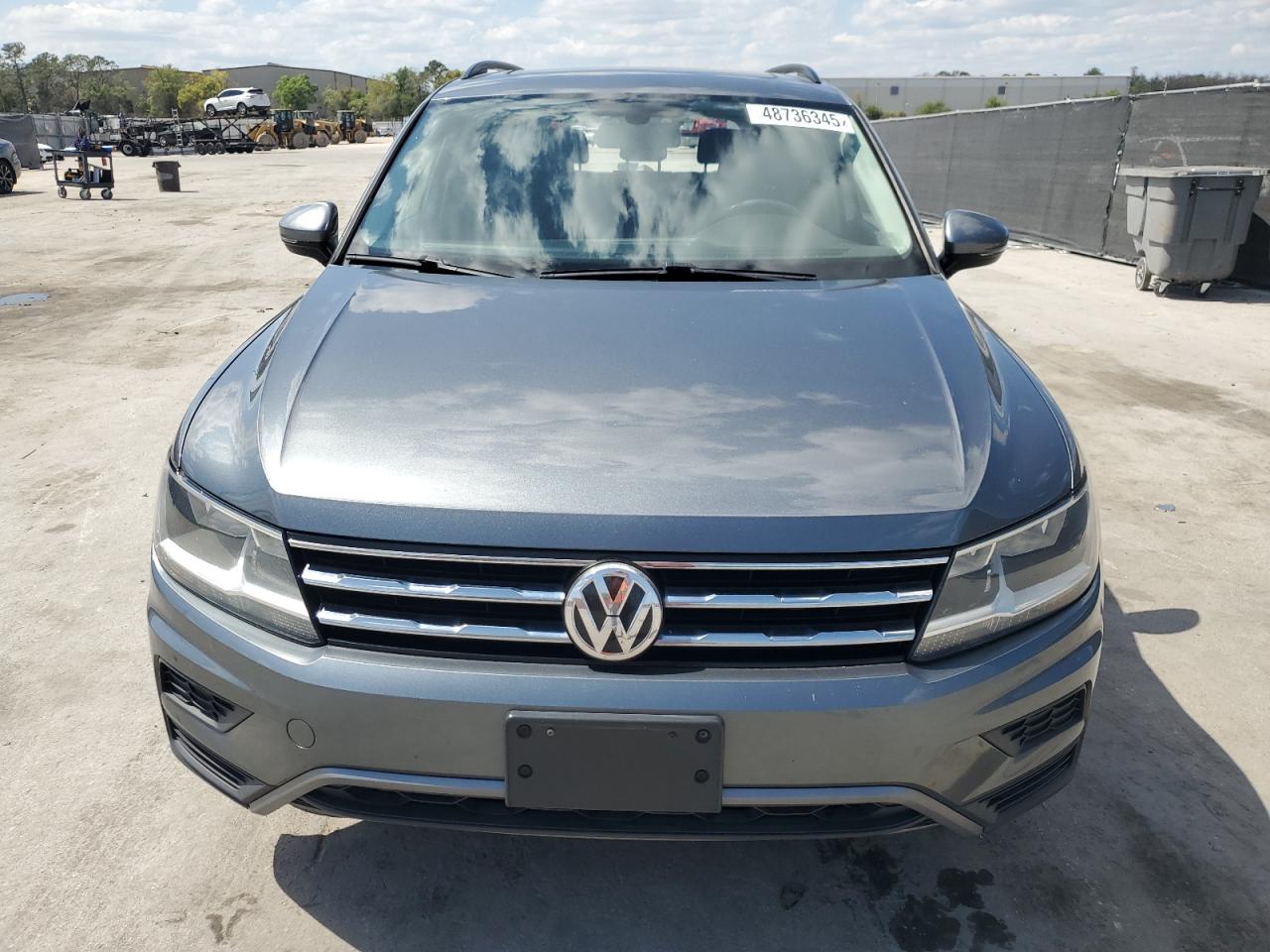 2018 Volkswagen Tiguan - Image 5