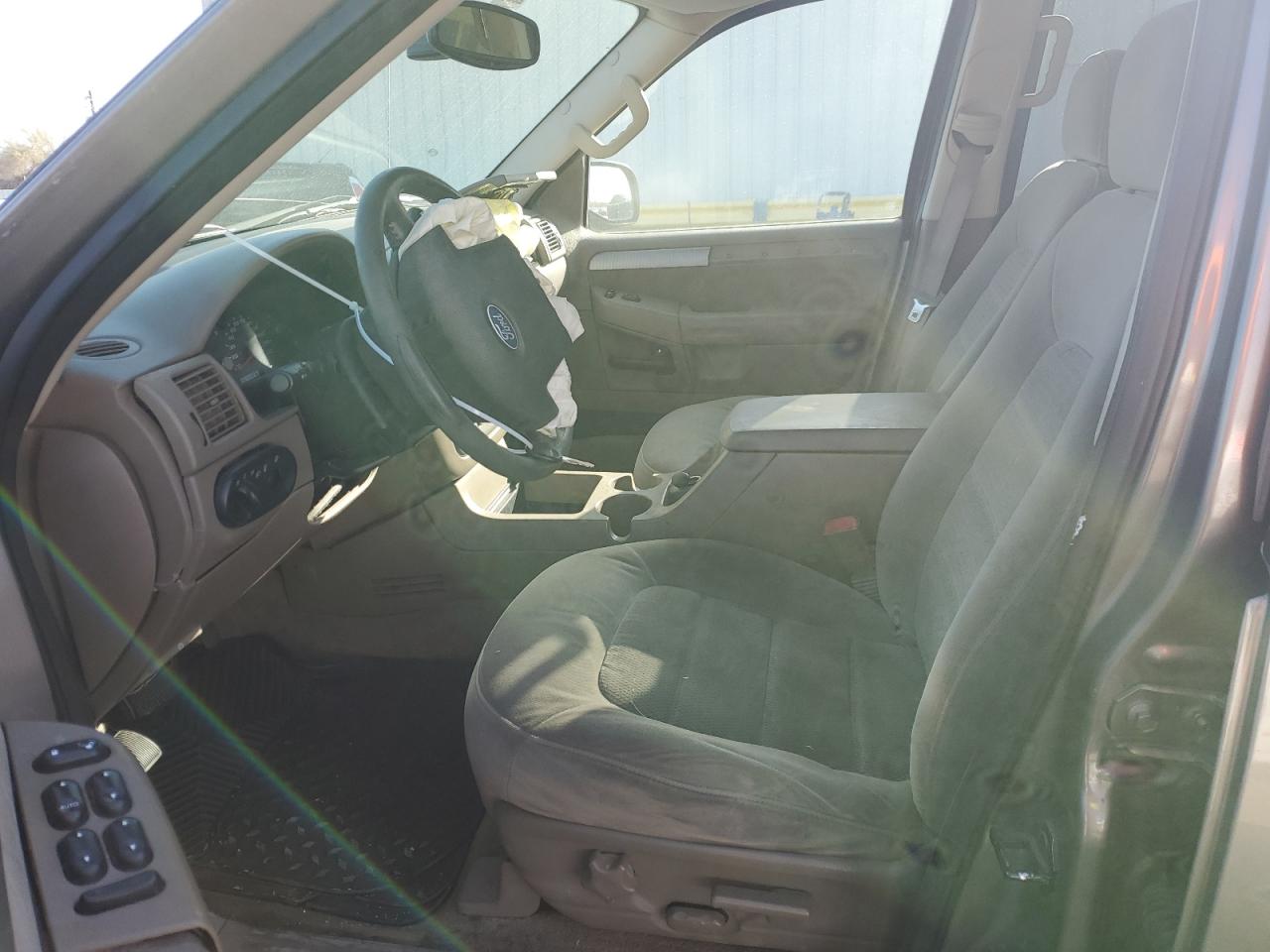 2003 Ford Explorer - Image 7