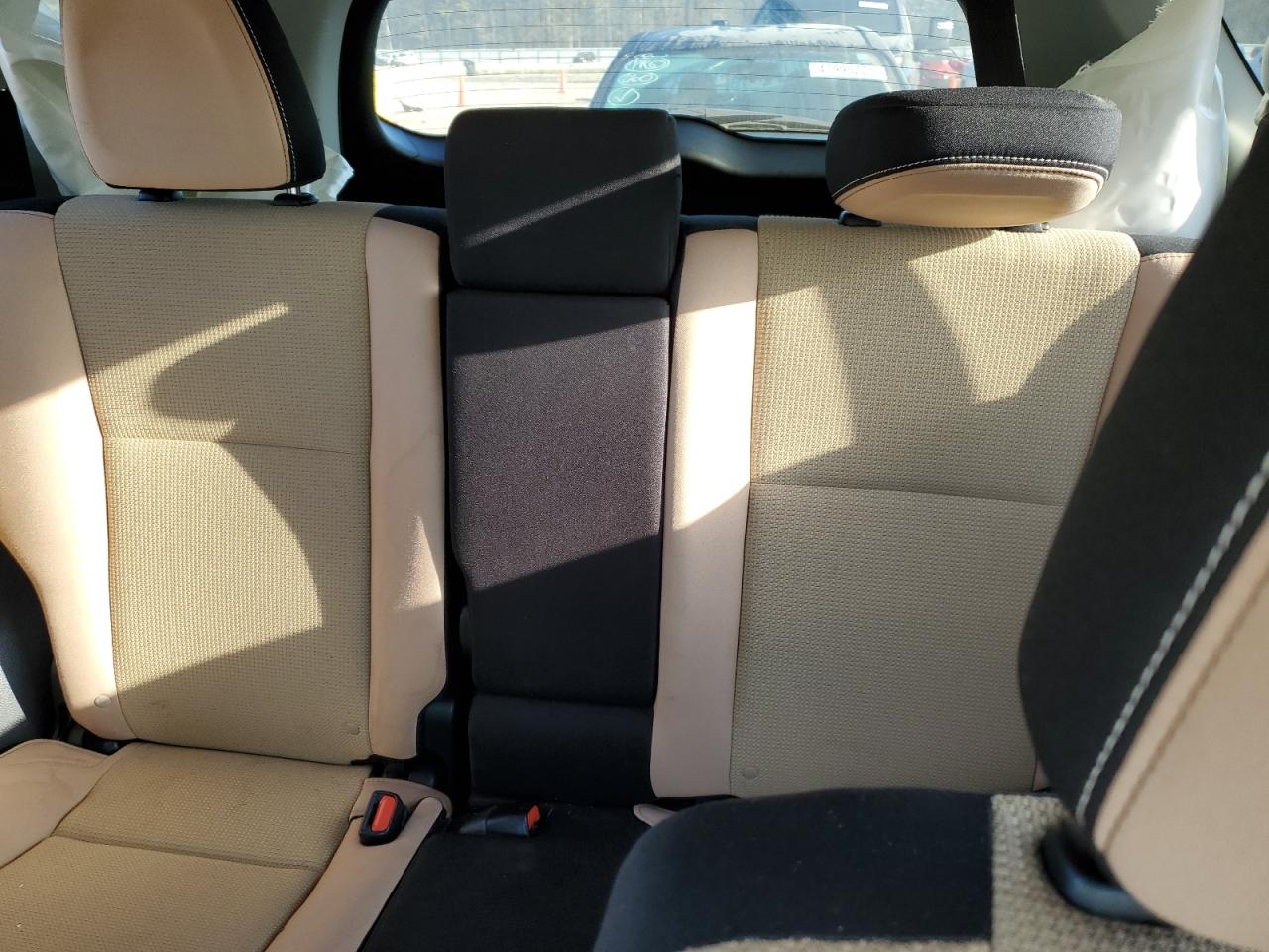 2017 Toyota RAV 4 - Image 10