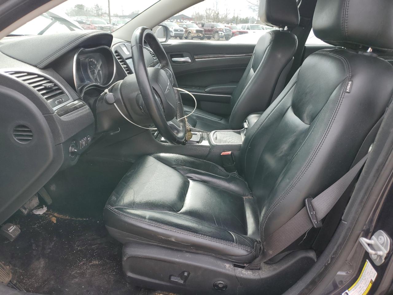 2017 Chrysler 300 - Image 7