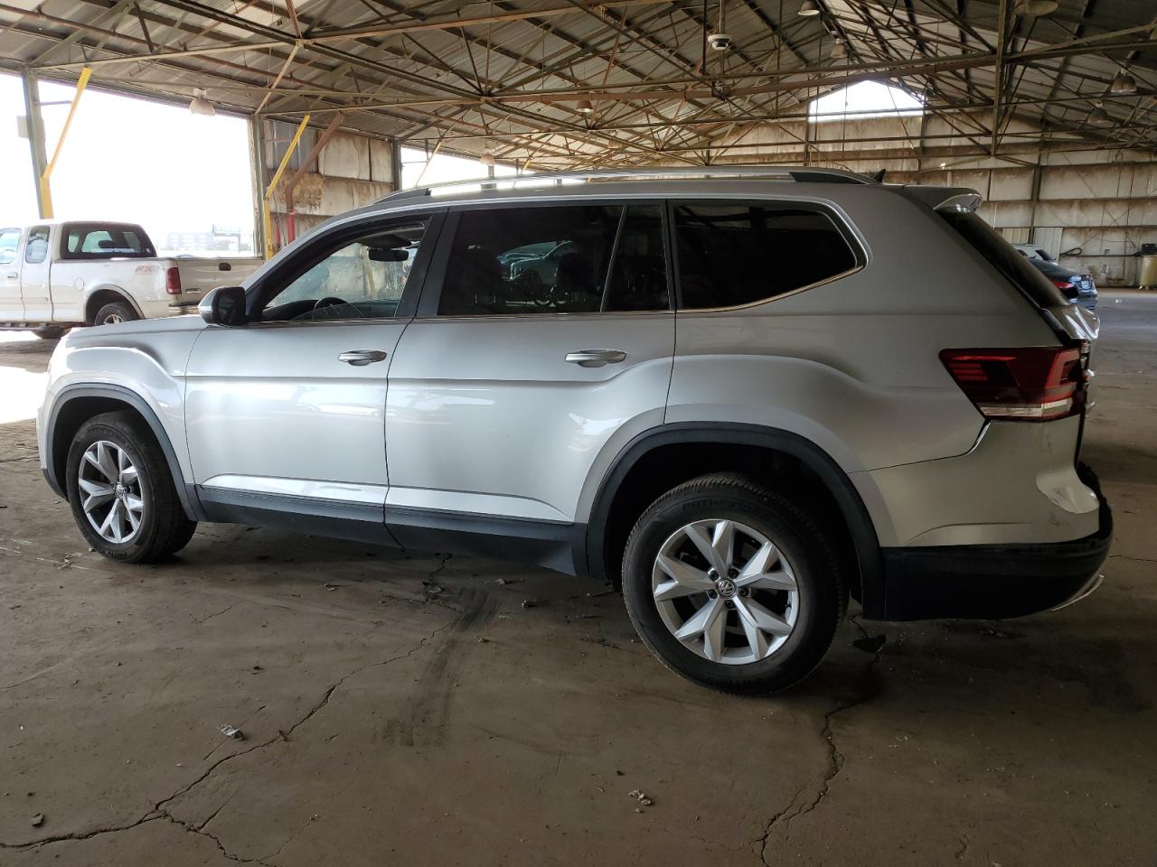 2019 Volkswagen Atlas - Image 2