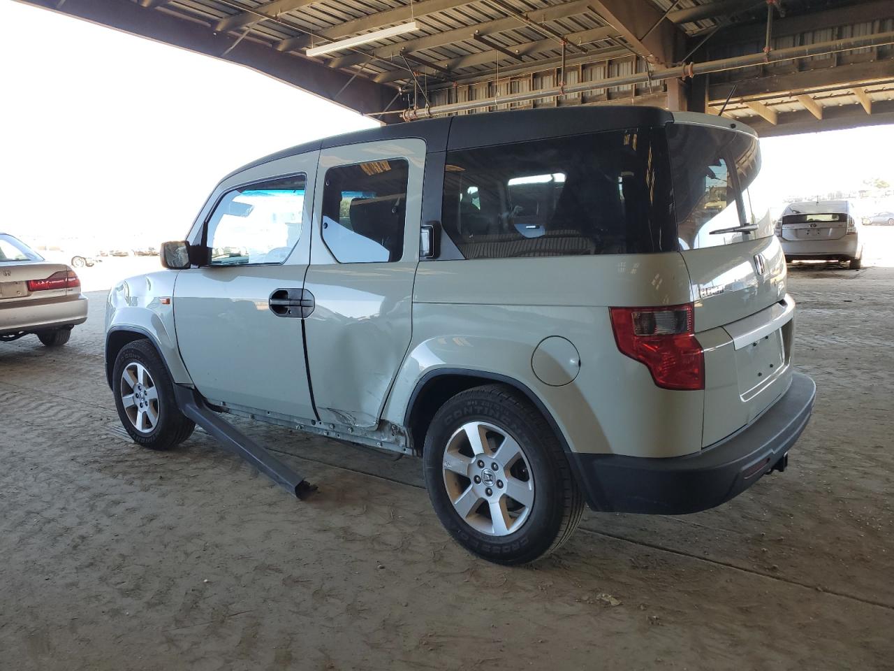 2010 Honda Element - Image 2