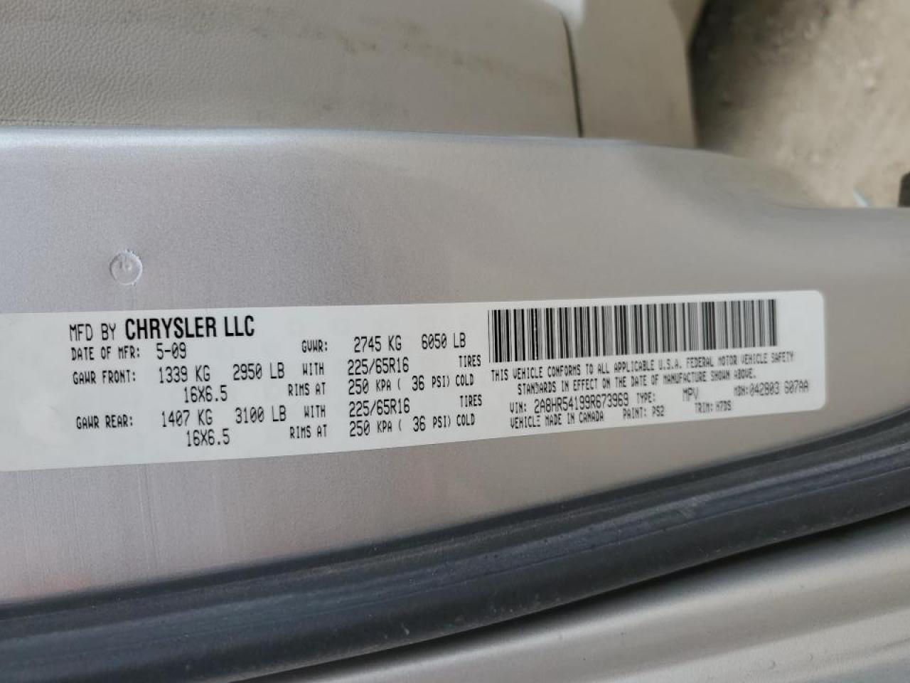 2009 Chrysler Town & Country - Image 13