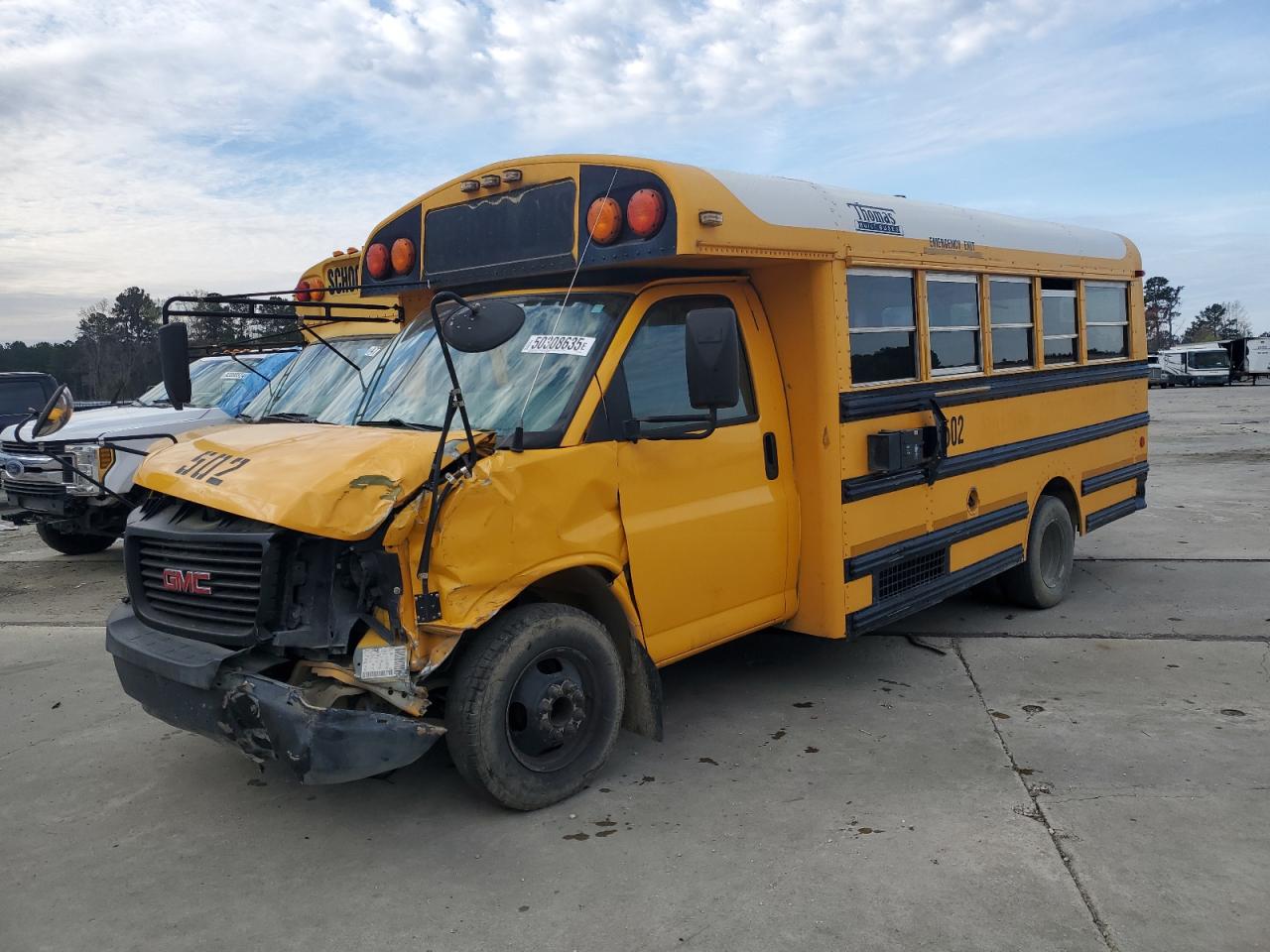 2006 Gmc Savana Cutaway G3500 for Sale in Lumberton, NC - Front End