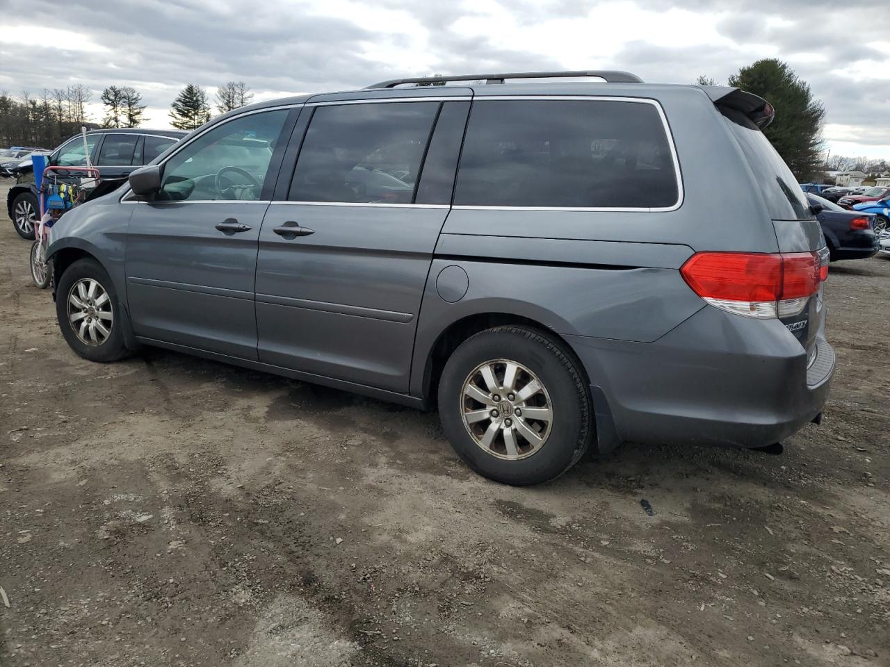 2010 Honda Odyssey - Image 2