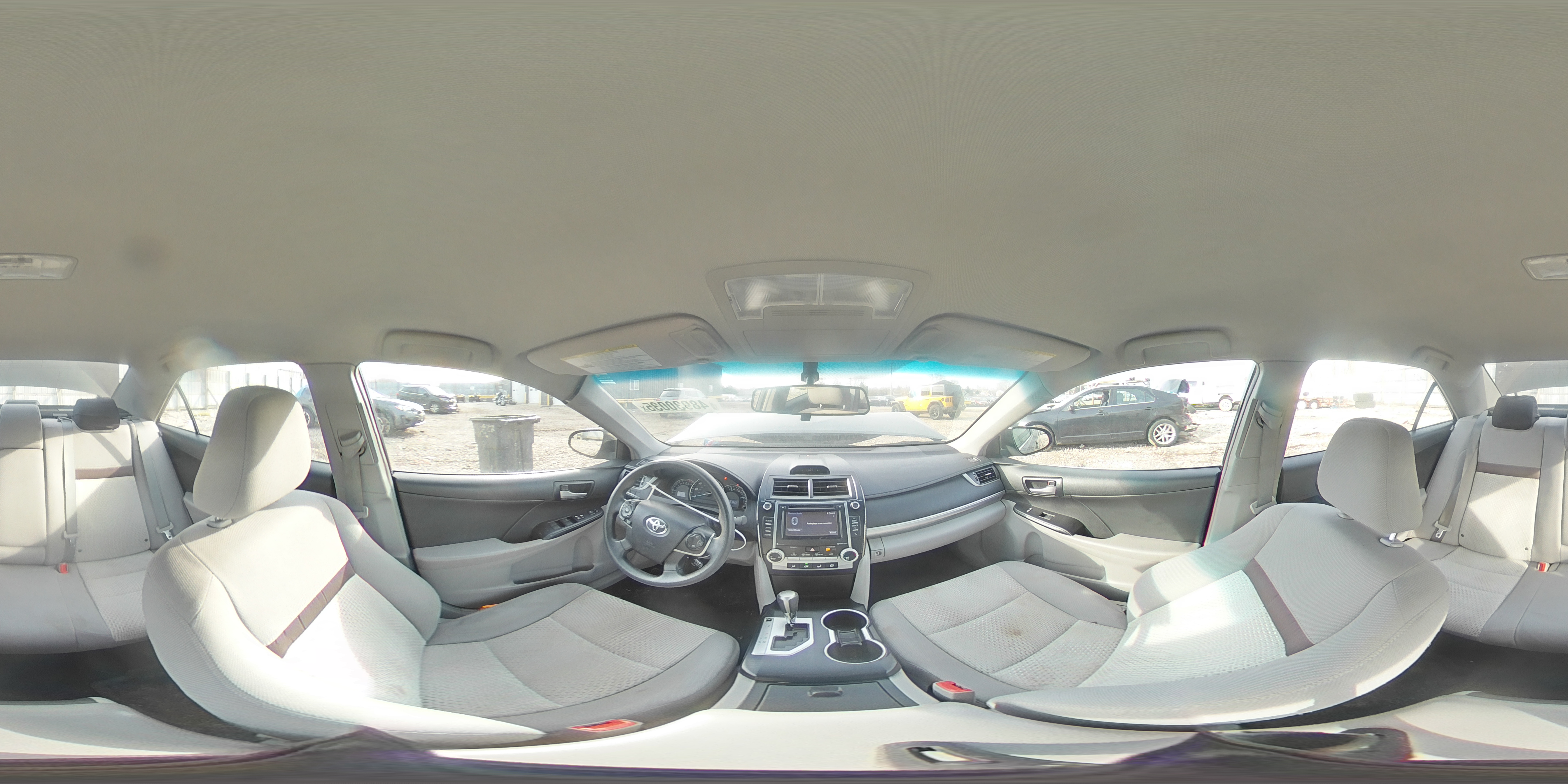2014 Toyota Camry - Image 13