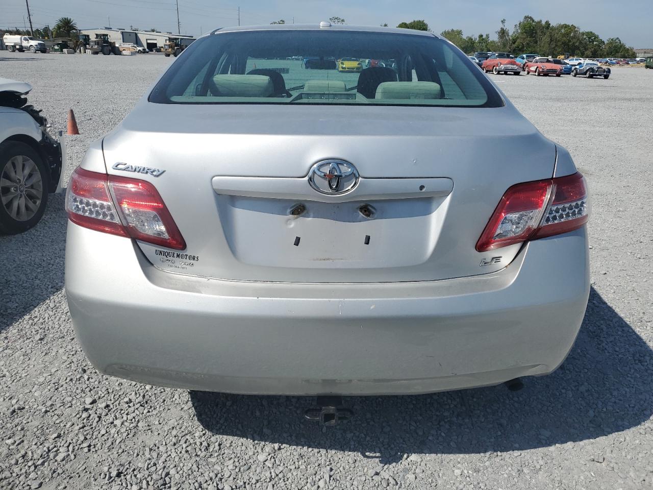2011 Toyota Camry - Image 6