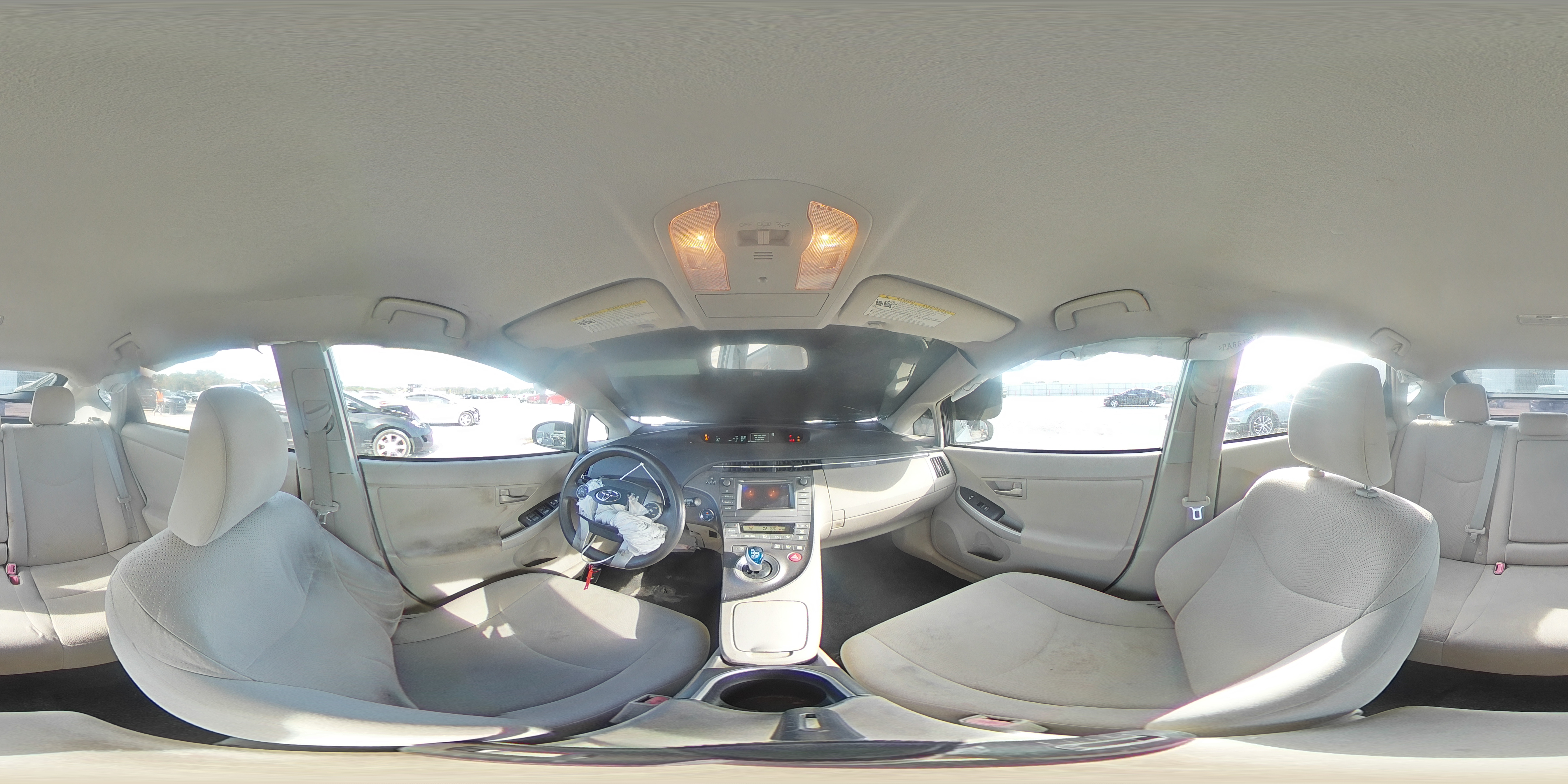 2015 Toyota Prius - Image 15