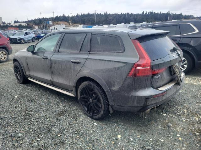 2022 VOLVO V60 CROSS COUNTRY T5 MOMENTUM