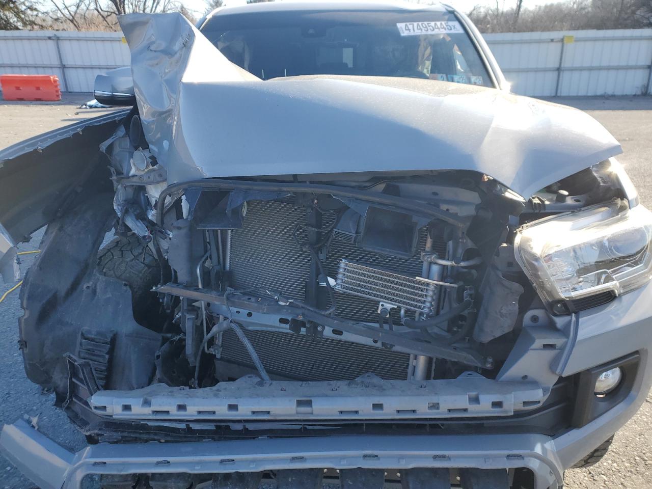 2019 Toyota Tacoma - Image 13