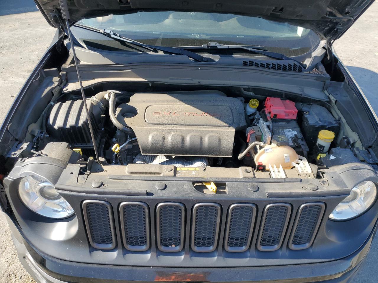 2018 Jeep Renegade - Image 13