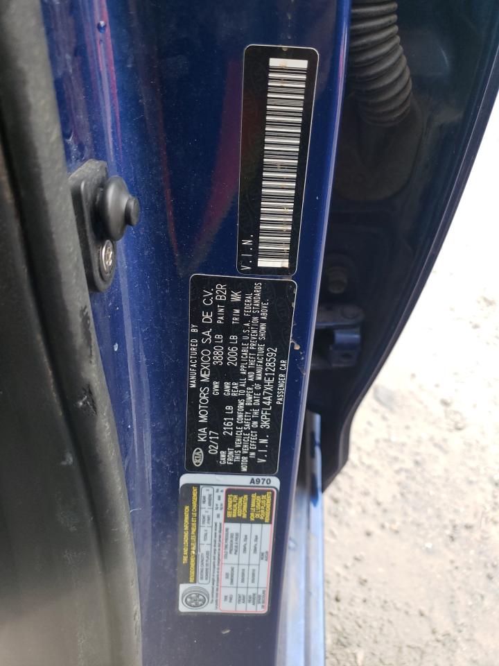 2017 Kia Forte - Image 12