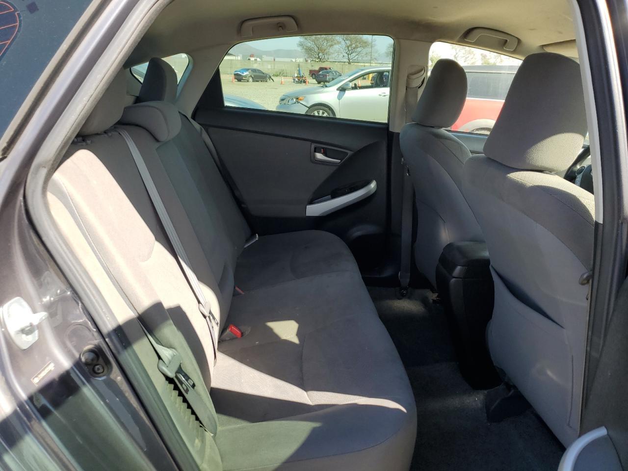 2012 Toyota Prius - Image 10