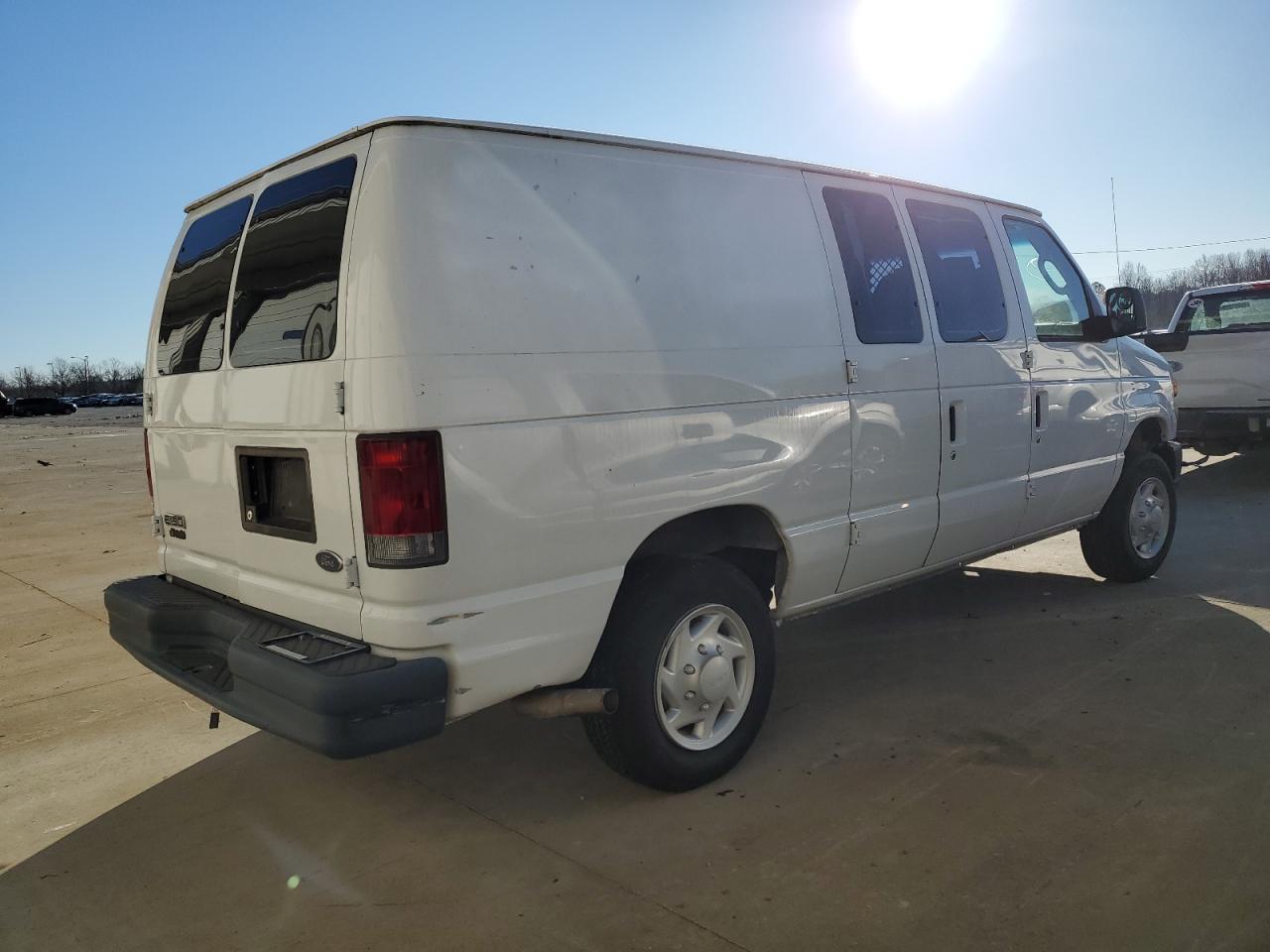 2008 Ford Econoline - Image 3