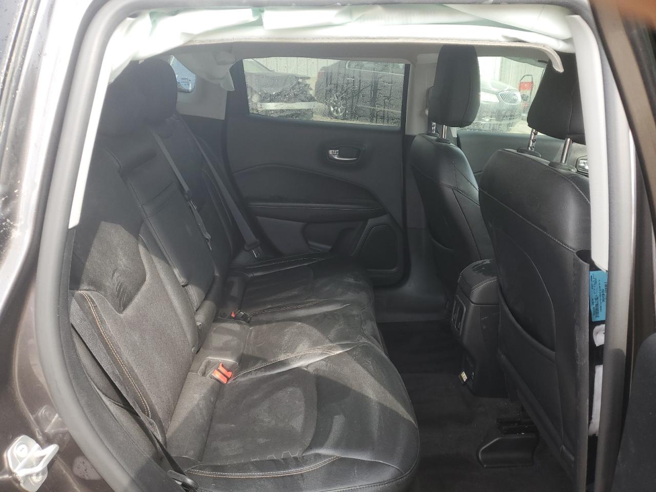 2018 Jeep Compass - Image 11