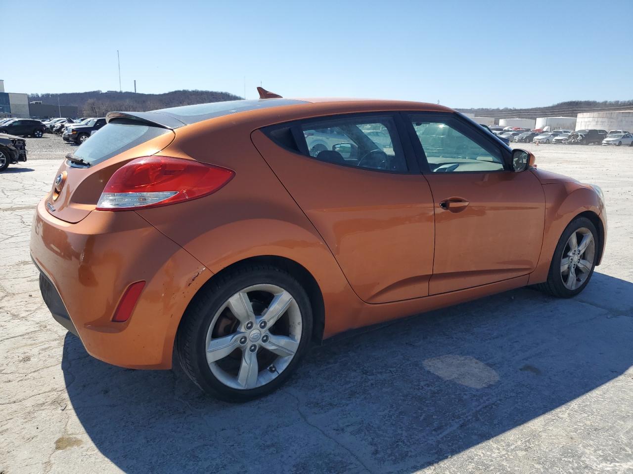 2015 Hyundai Veloster - Image 3