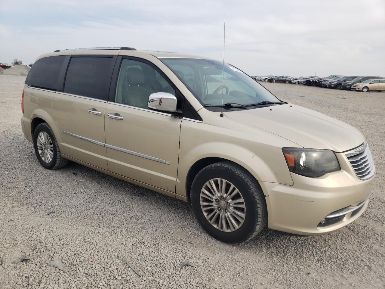 2012 Chrysler Town & Country - Image 4