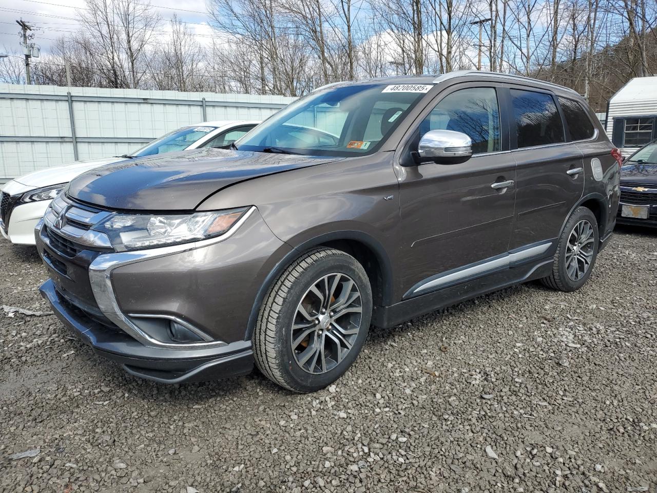 2016 Mitsubishi Outlander - Image 1