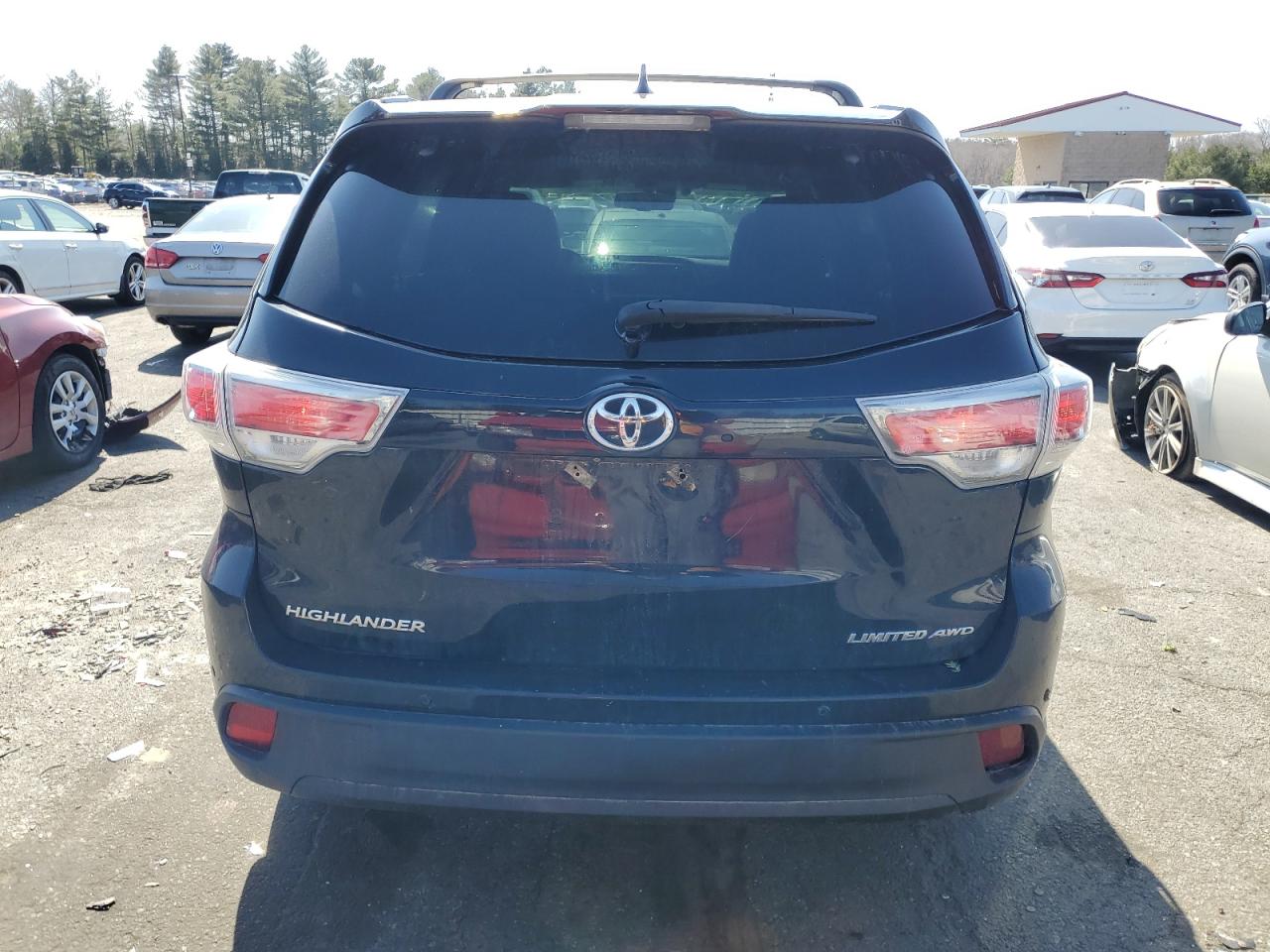 2016 Toyota Highlander - Image 6