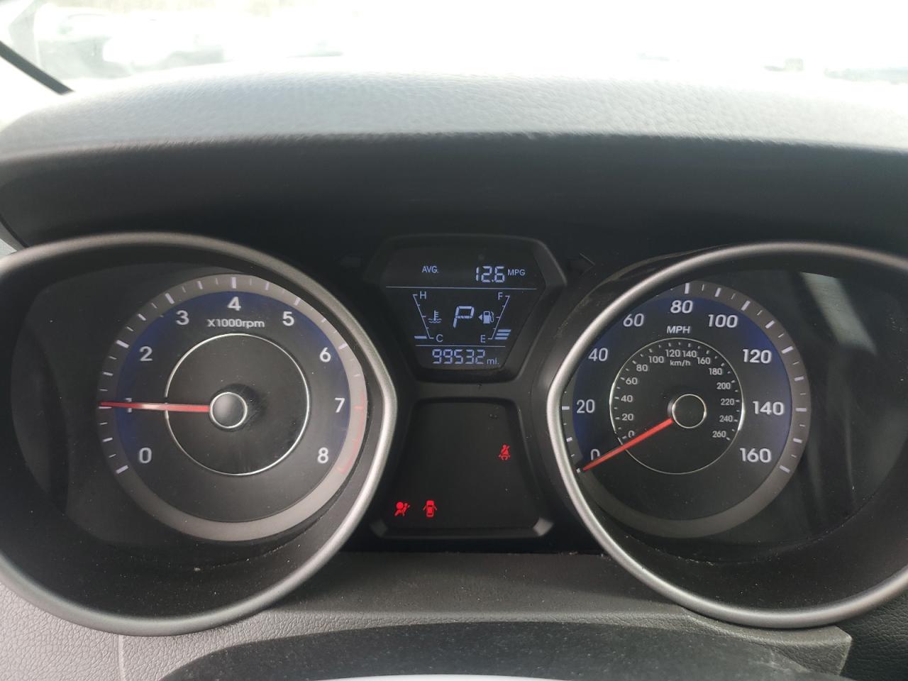 2015 Hyundai Elantra - Image 9