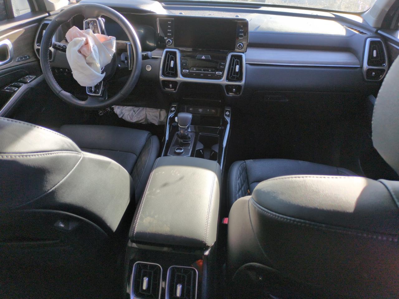 2023 Kia Sorento - Image 8