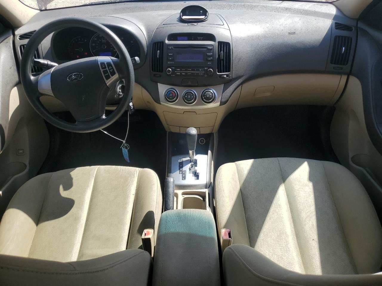 2010 Hyundai Elantra - Image 8