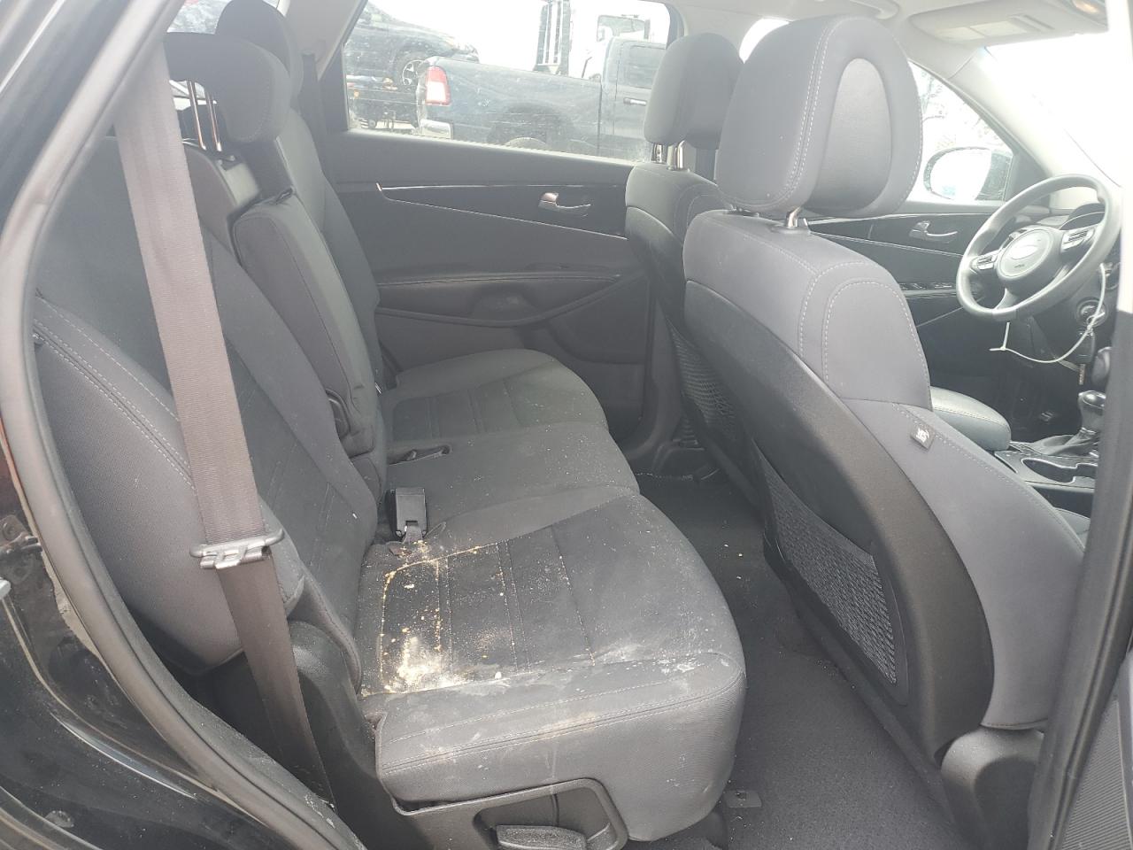 2016 Kia Sorento - Image 11