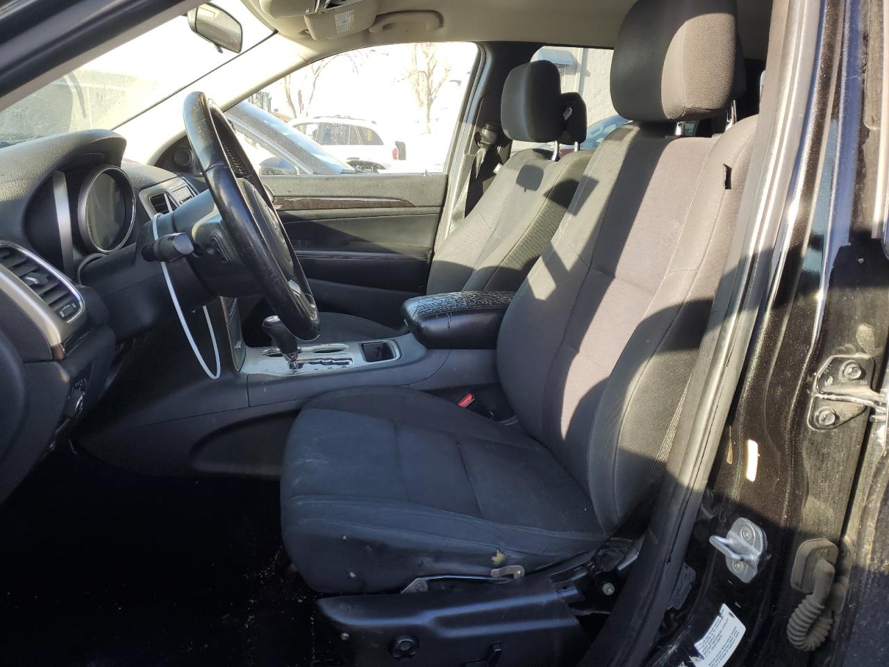 2012 Jeep Grand Cherokee - Image 7