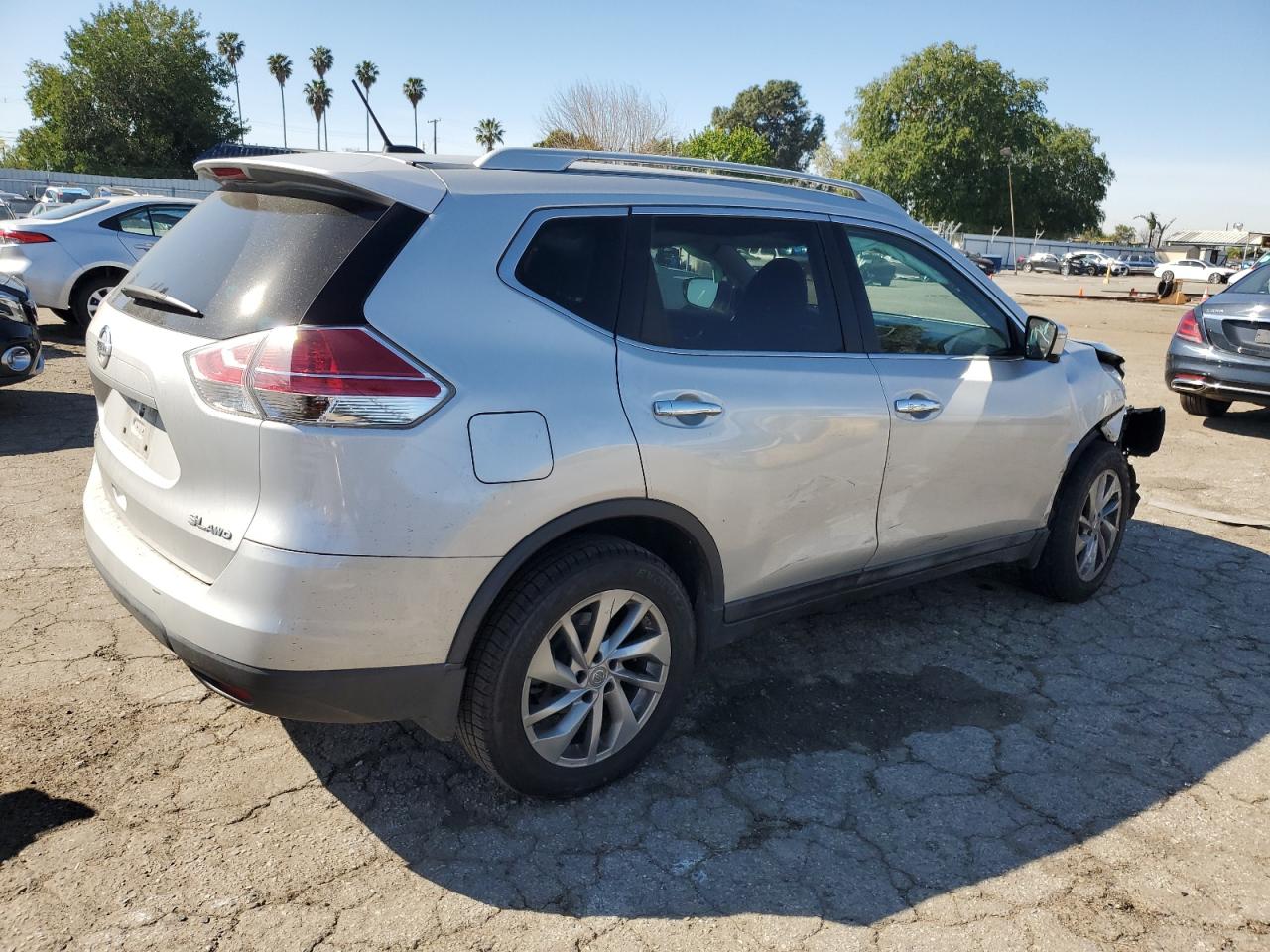 2015 Nissan Rogue - Image 3