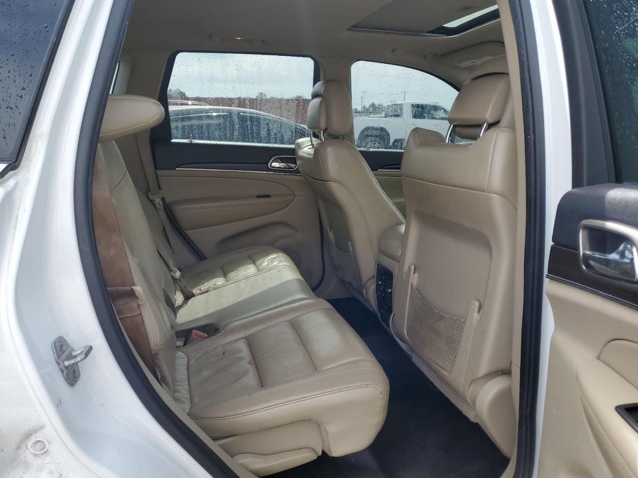 2014 Jeep Grand Cherokee - Image 11