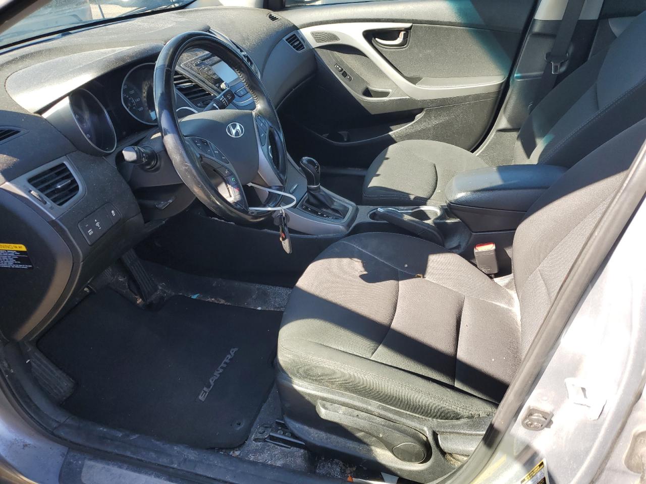 2015 Hyundai Elantra - Image 7
