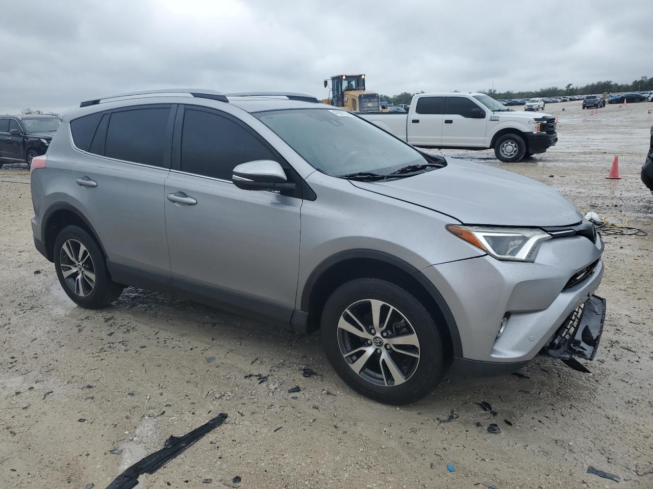 2018 Toyota RAV 4 - Image 4