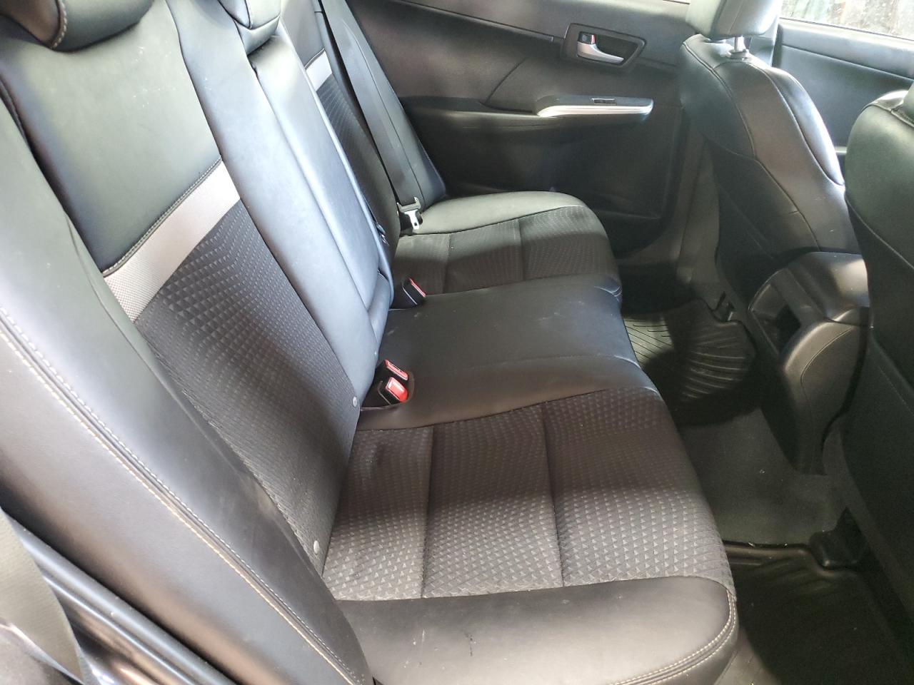 2013 Toyota Camry - Image 10