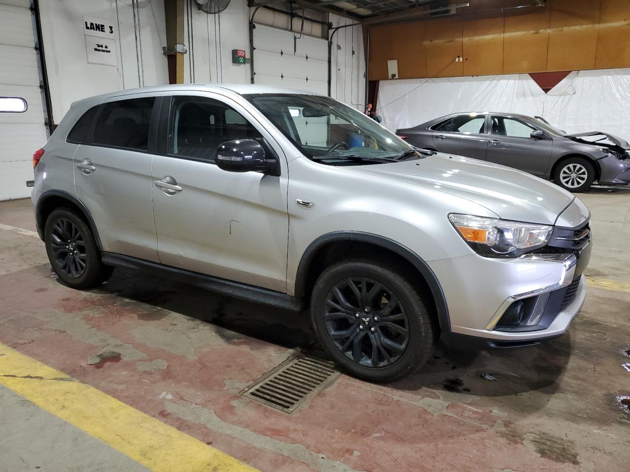 2019 Mitsubishi Outlander - Image 4