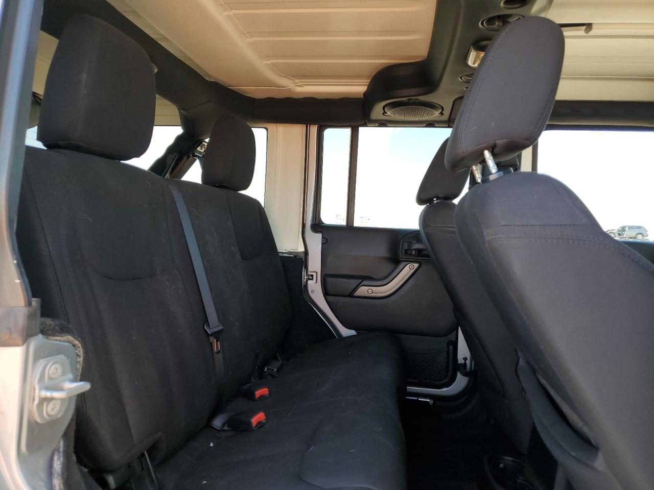 2014 Jeep Wrangler - Image 11