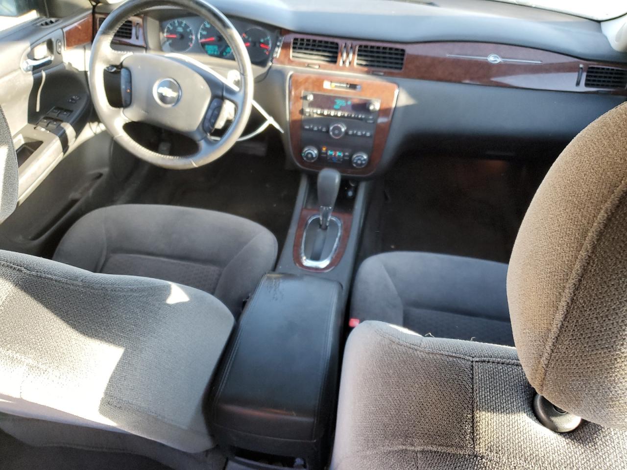 2010 Chevrolet Impala - Image 8