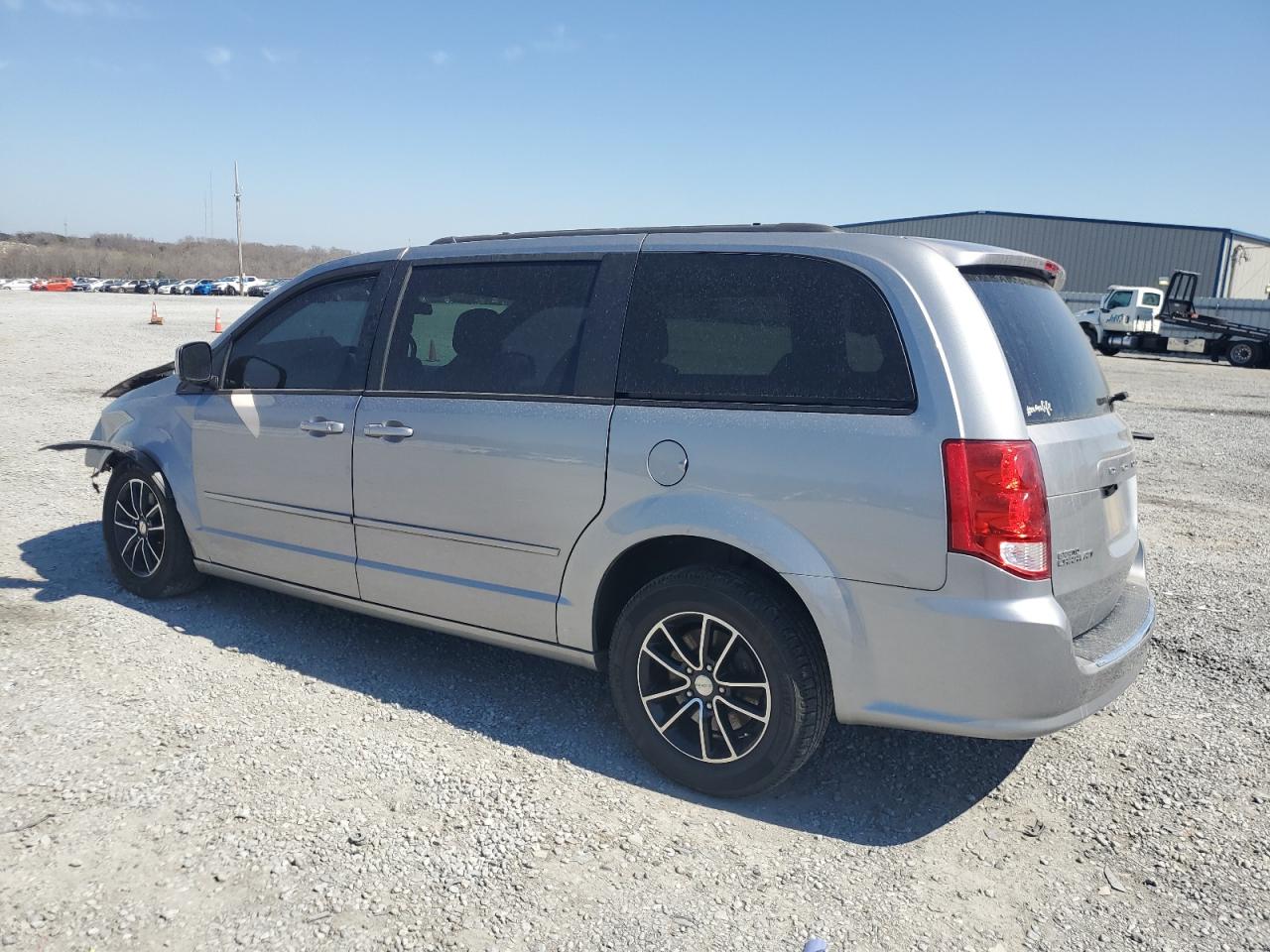 2016 Dodge Caravan - Image 2