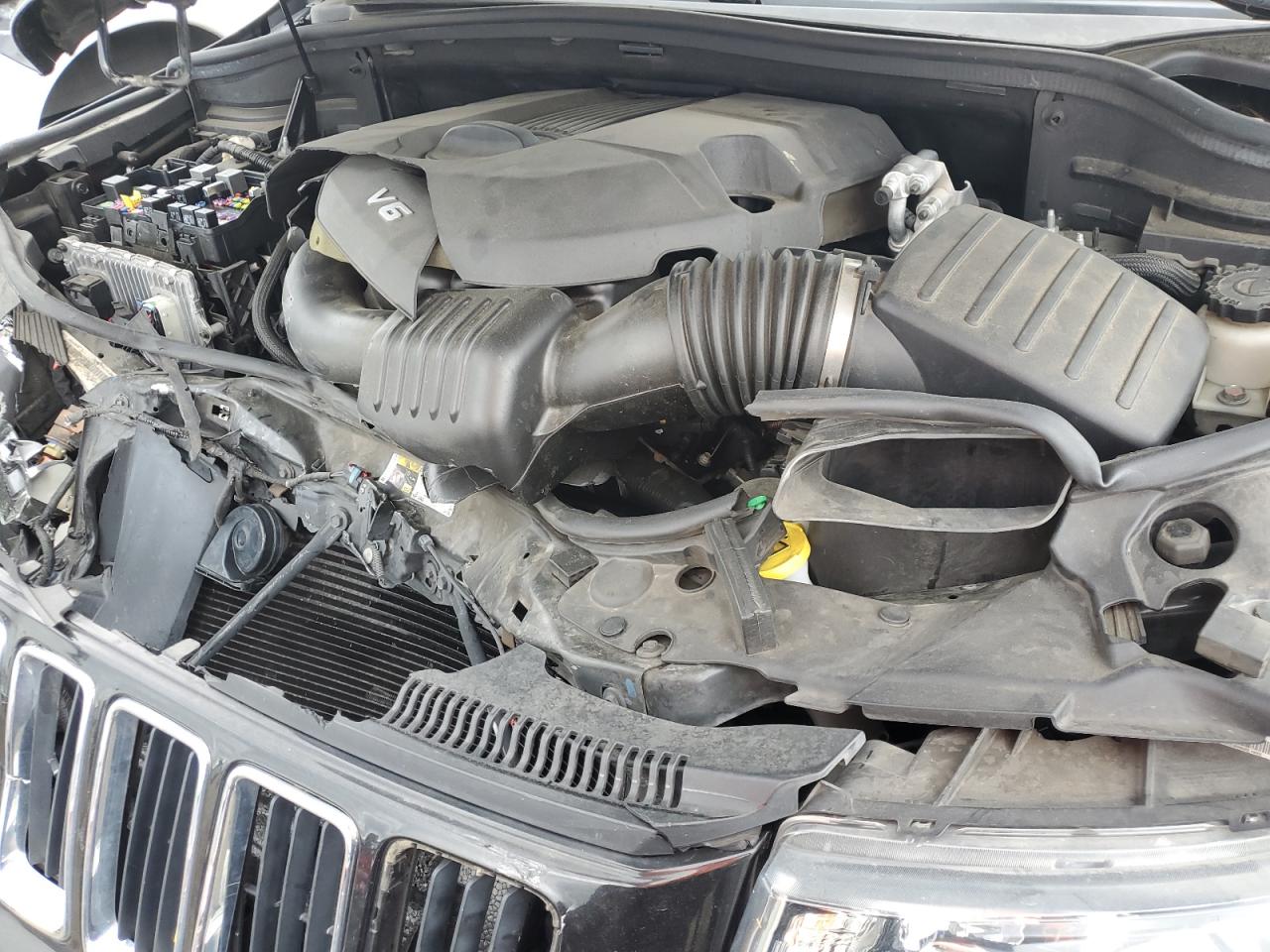 2014 Jeep Grand Cherokee - Image 13