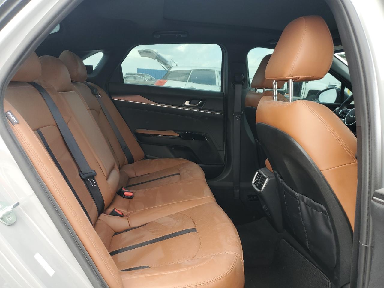 2024 Kia K5 - Image 10