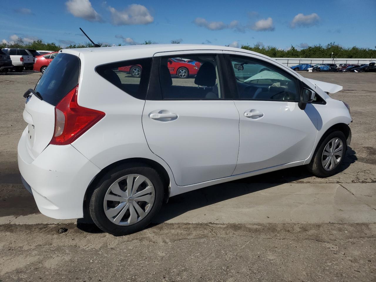 2018 Nissan Versa - Image 3