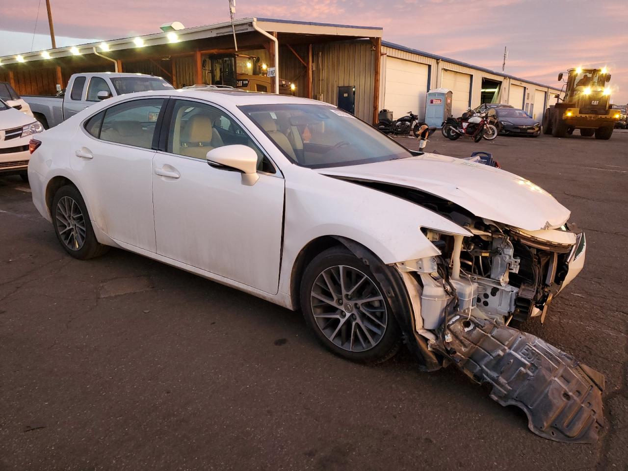 2017 Lexus ES - Image 4