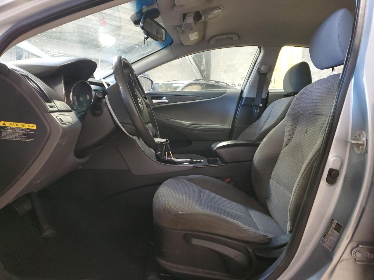 2012 Hyundai Sonata - Image 7