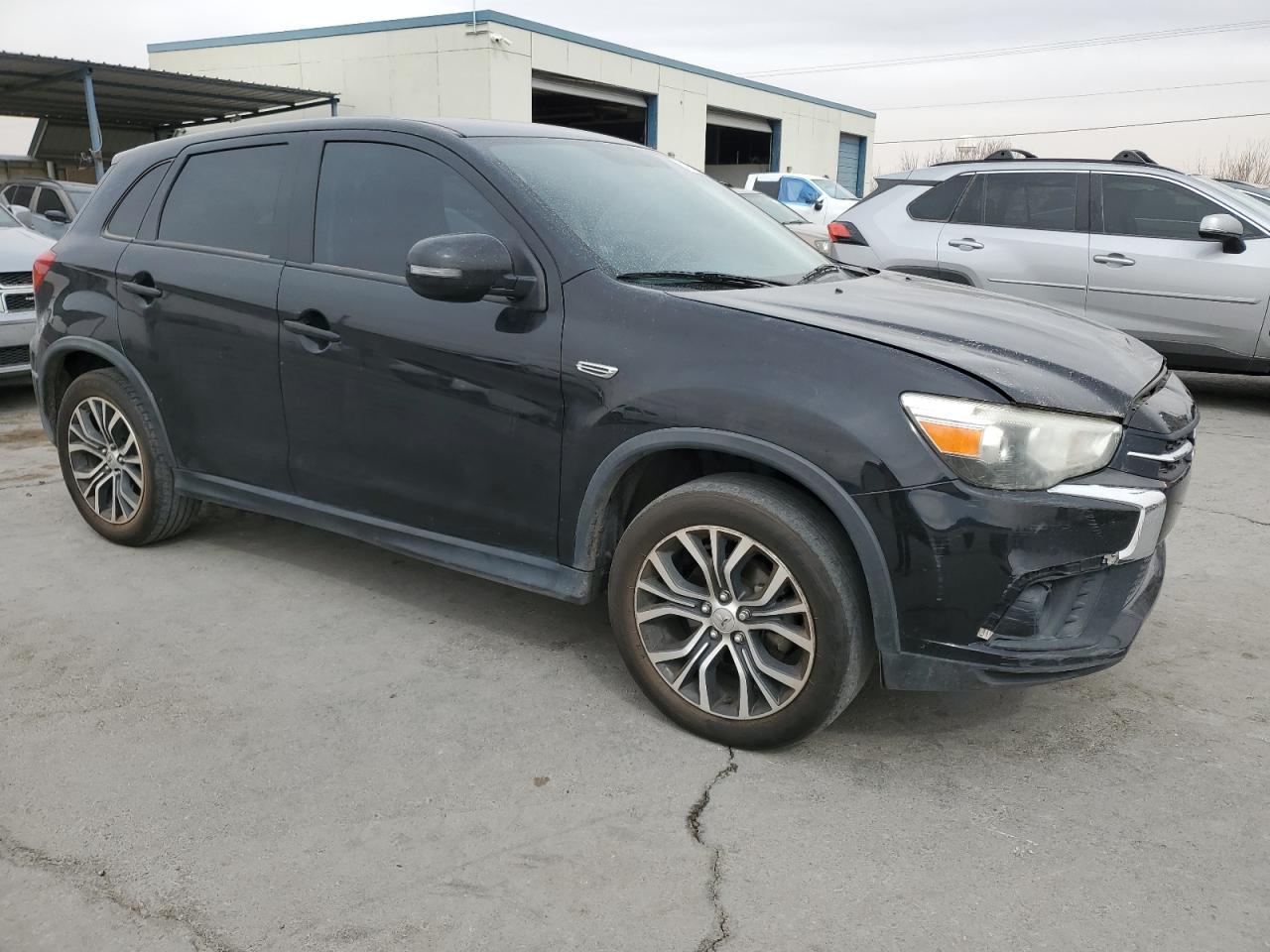 2019 Mitsubishi Outlander - Image 4