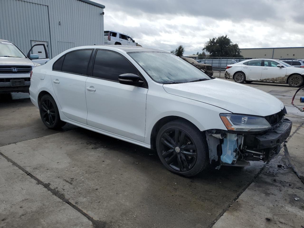 2018 Volkswagen Jetta - Image 4