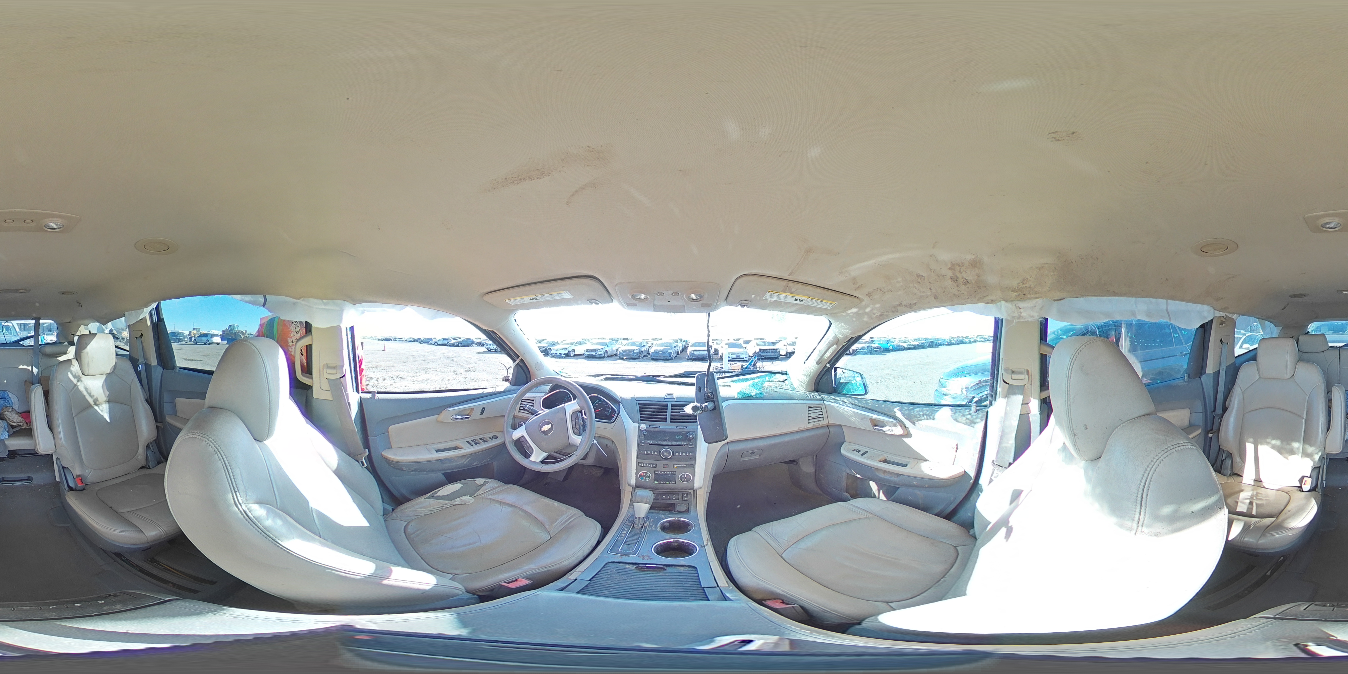 2010 Chevrolet Traverse - Image 13